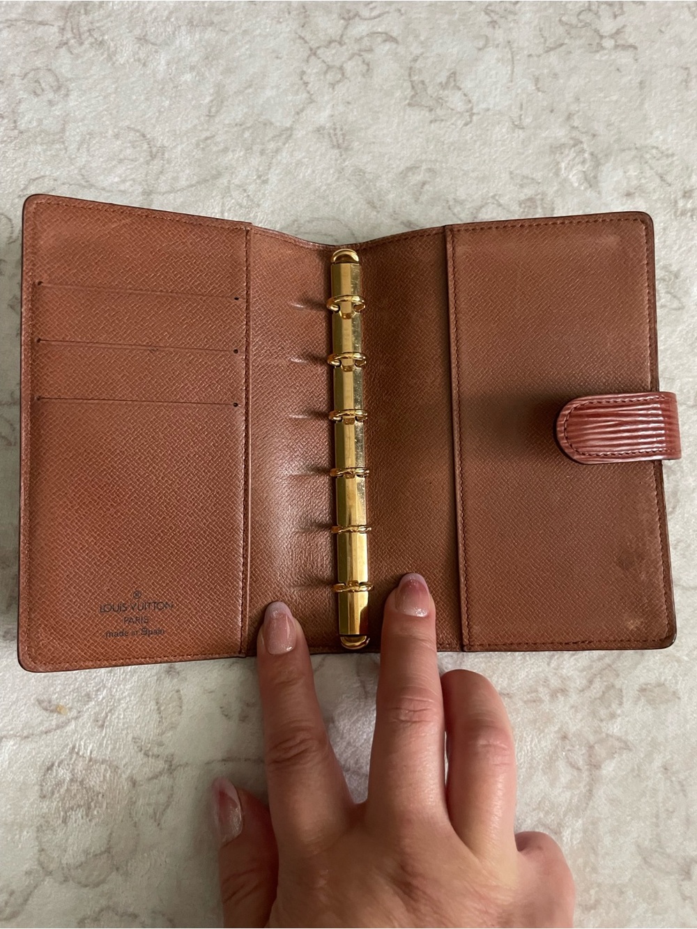 Louis Vuitton Chestnut Brown Epi Leather Snap Agenda - with COA! - Picture 7 of 10